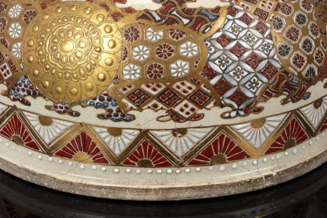 極上薩摩焼　薩摩　壺　古美術品獅子 香炉 飾壺 陶器 骨董 古美術 アート 花瓶