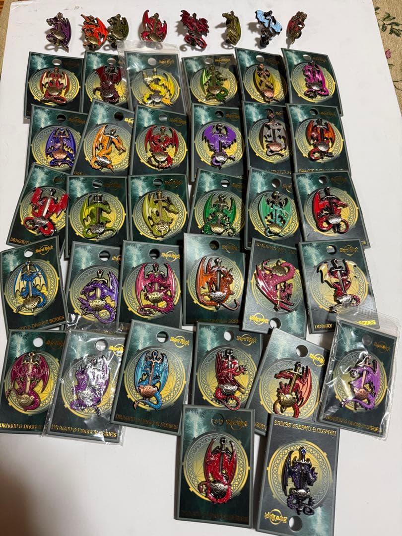 ハードロック ピンバッジセット ケース付き