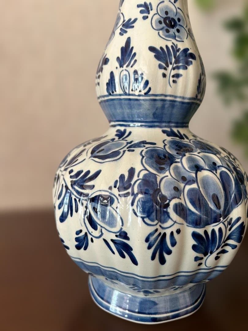 イギリス製　青と白の花柄 陶器製フラワーベース　手書き　高さ28cm