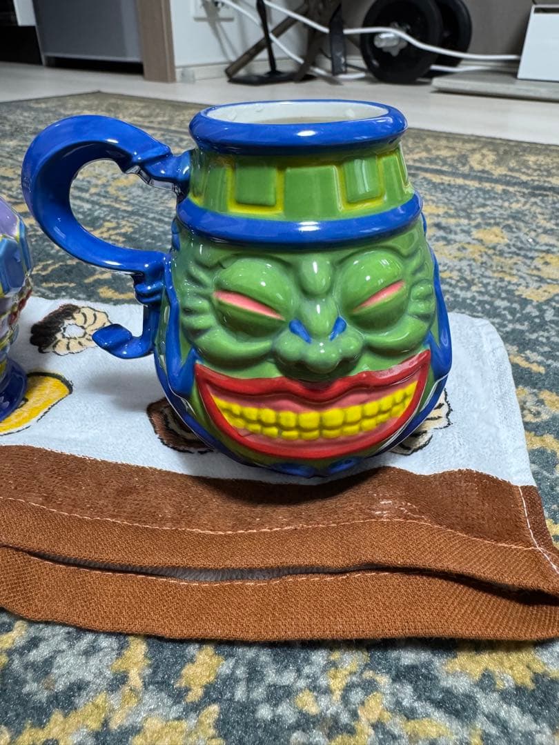 遊戯王　強欲な壺& 貪欲な壺マグカップ