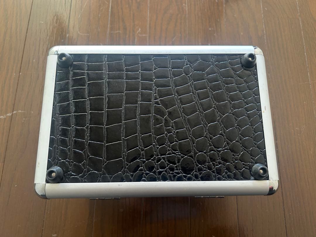 クロコダイルパターンケース　手提げ収納ケース　鍵付き3段式