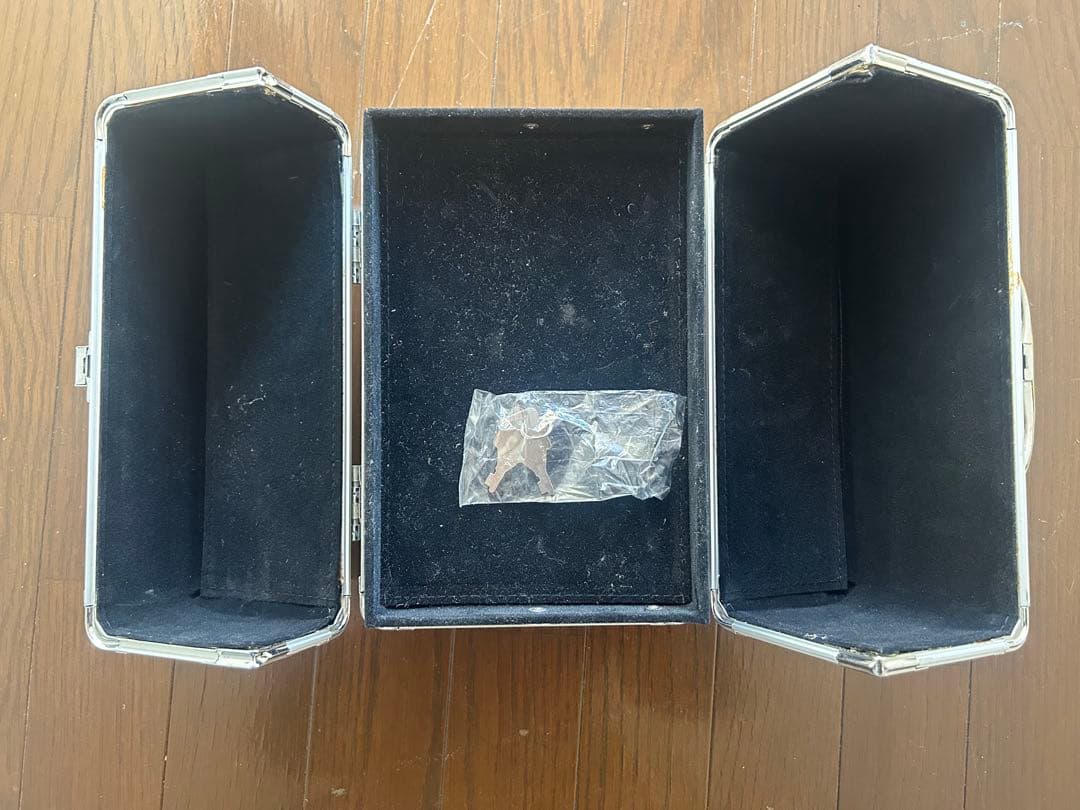 クロコダイルパターンケース　手提げ収納ケース　鍵付き3段式