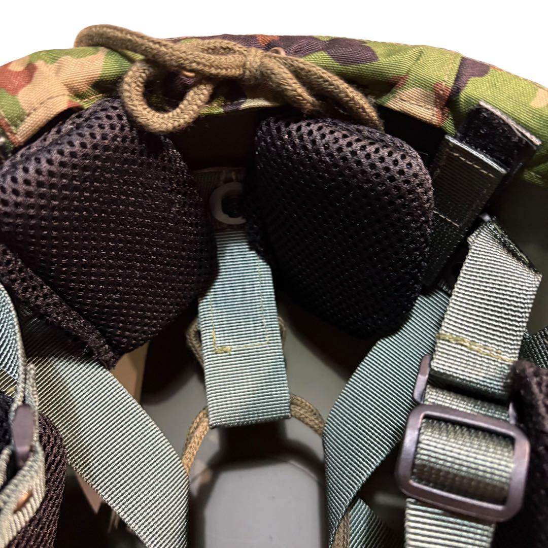 【美品】陸上自衛隊 88式鉄帽 レプリカ品 鉄帽覆い ゴム 4点顎紐