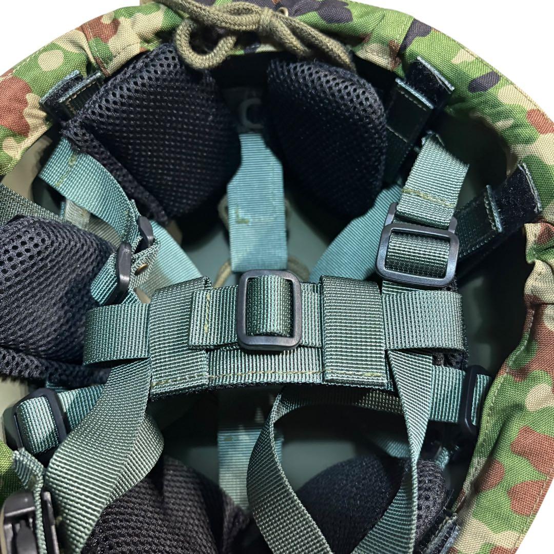 【美品】陸上自衛隊 88式鉄帽 レプリカ品 鉄帽覆い ゴム 4点顎紐