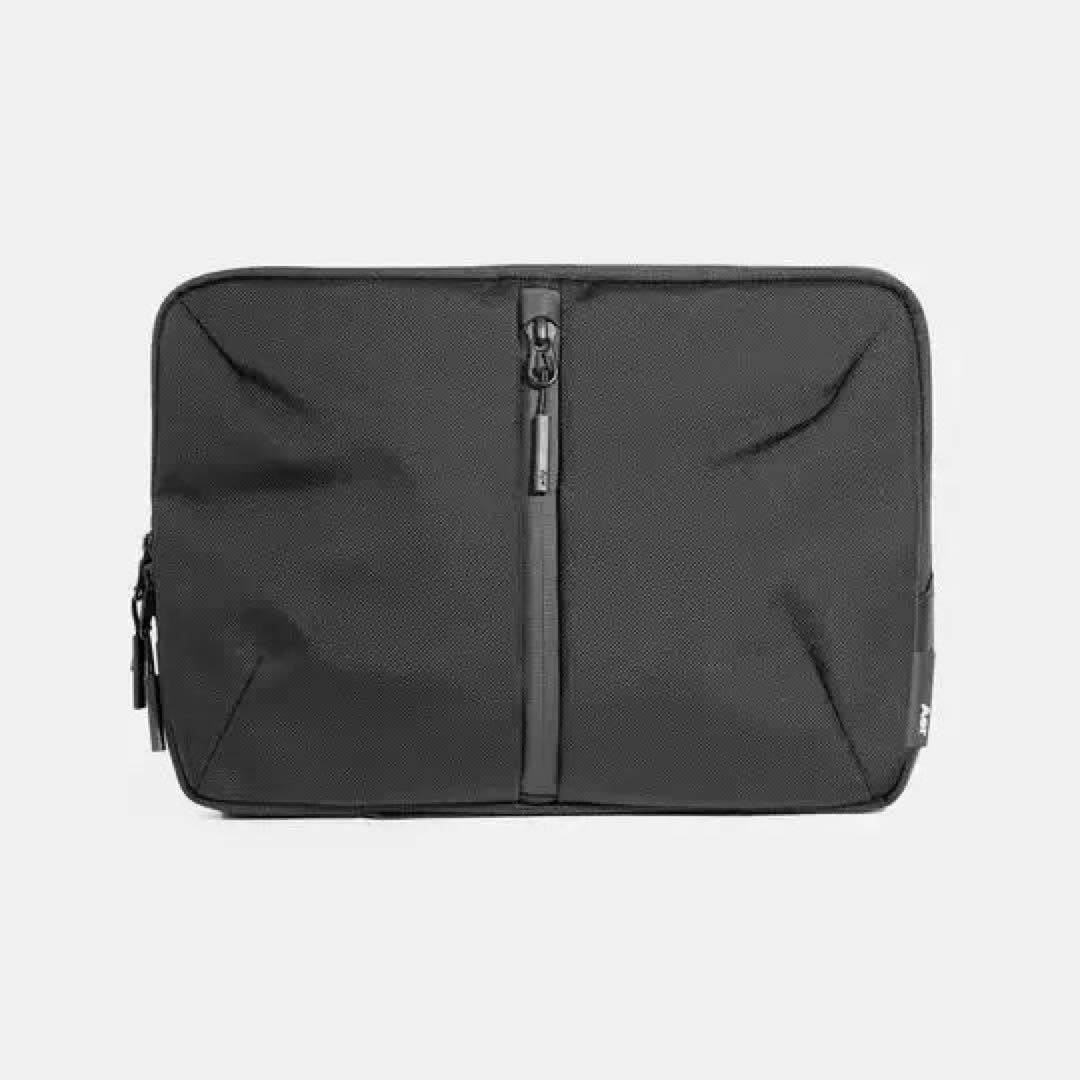 Aer Tech Folio16 16インチ クラッチバッグ