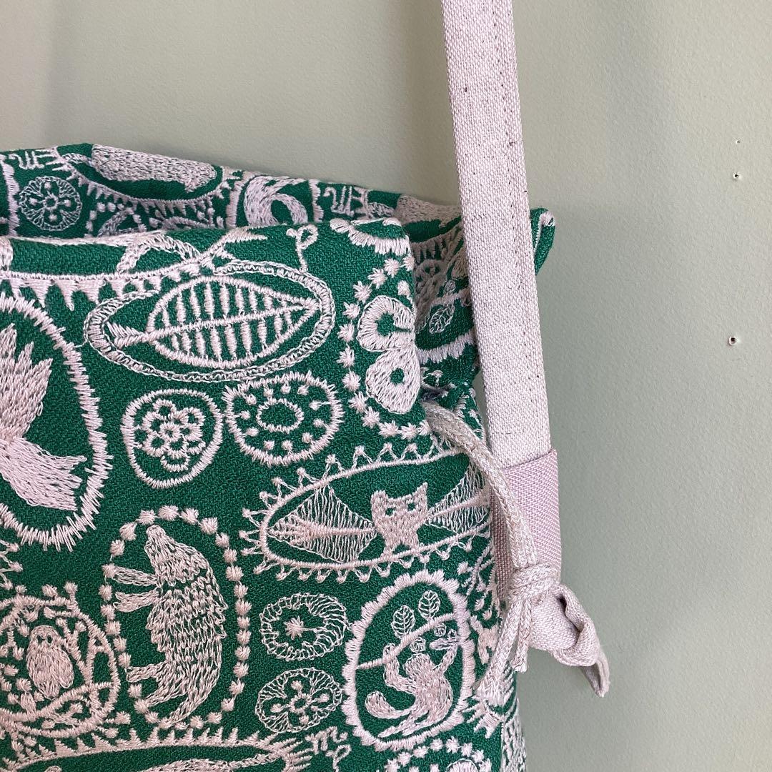 ミナペルホネンjungle reliefグリーンでエアリーポシェットハンドメイド