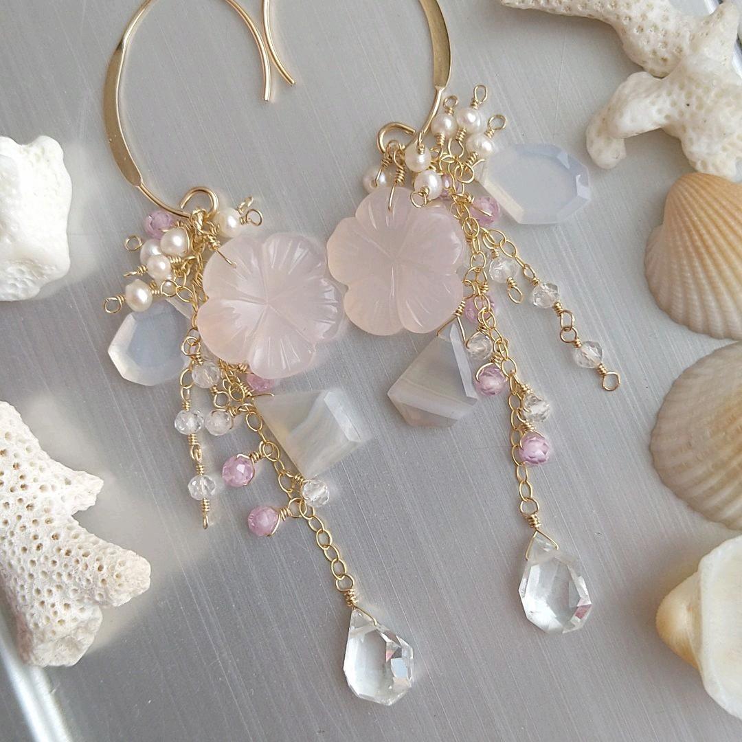 フラワーカービング祭り➂耳元に可憐なピンクのデルフィニウムを…初登場カルセドニー