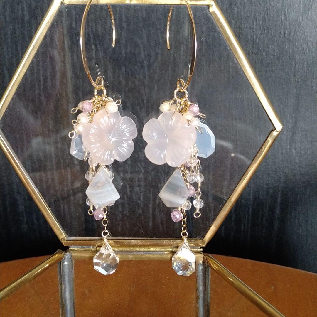 フラワーカービング祭り➂耳元に可憐なピンクのデルフィニウムを…初登場カルセドニー