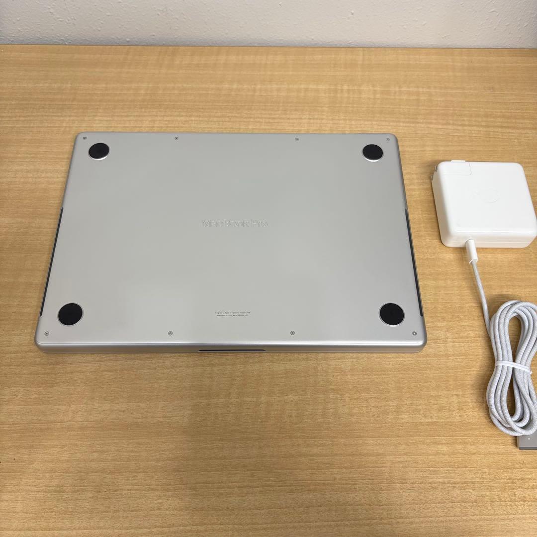 Apple MacBookPro 2023 14インチ M2Pro 16/512