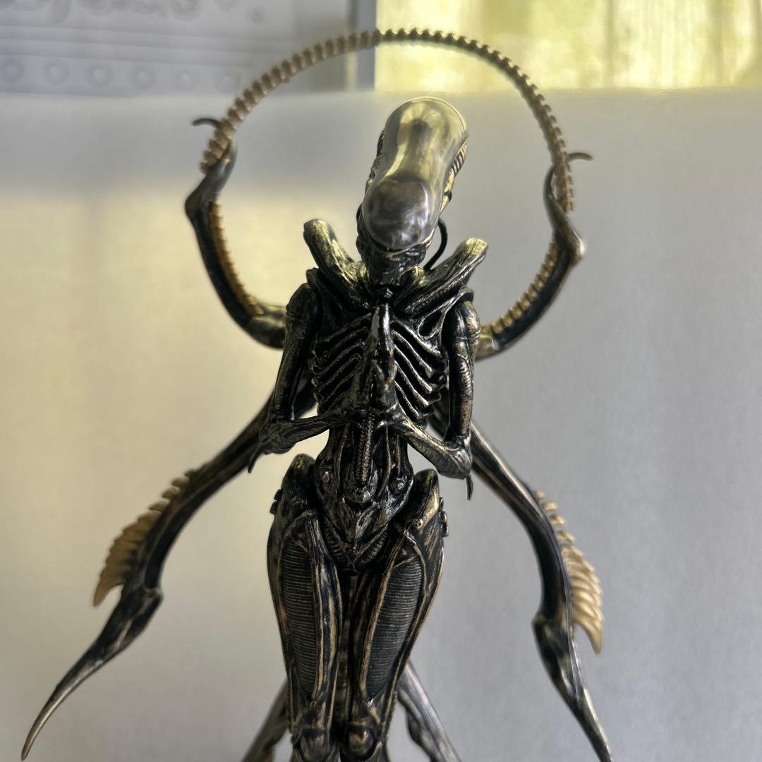 エイリアン　ゼノモーフ　仏教　フィギュア