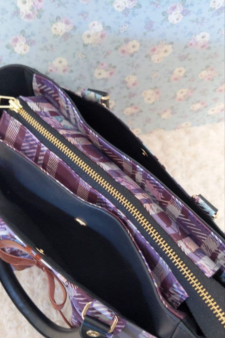 は*☆様 リバティ　カーラインレベル　フリル付ぽってりトート　フェイクレザー