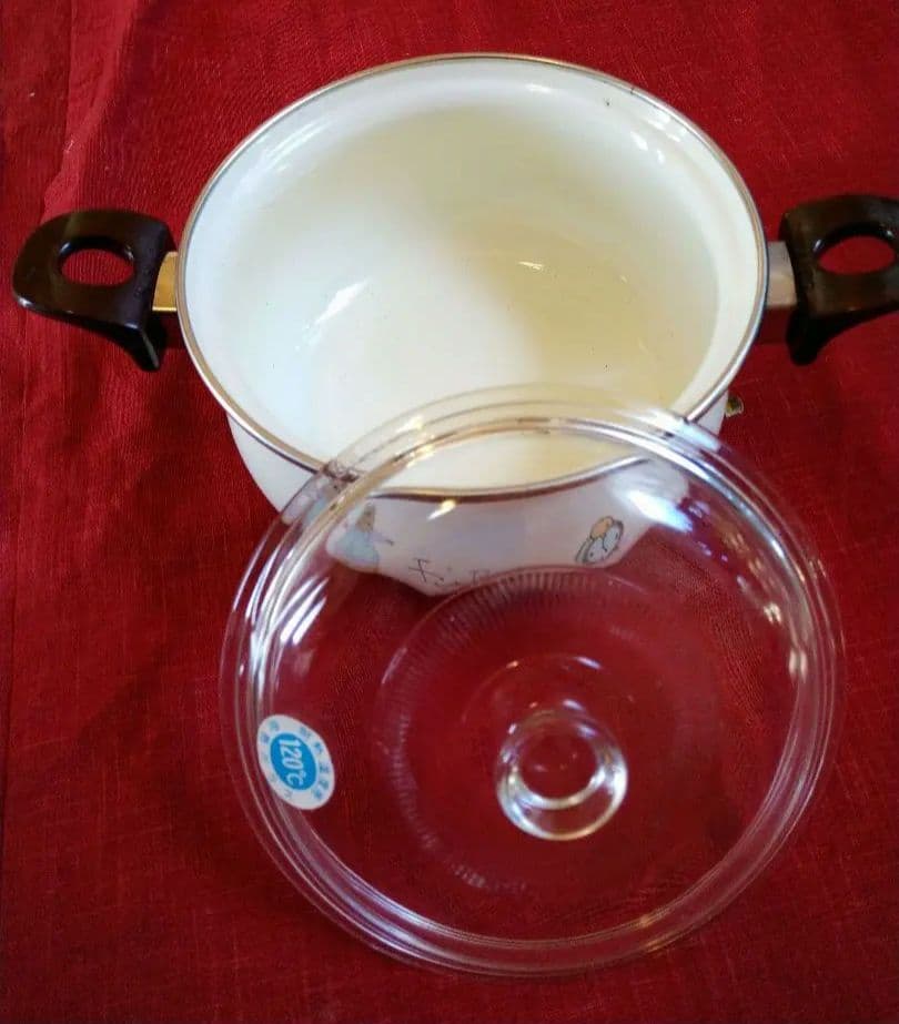 ♣４０年前のヴンテージ品⬛希少なエジリーホーローファミリーバニーシリーズ2鍋