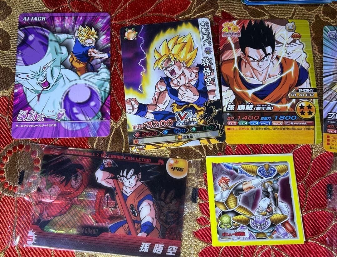 ドラゴンボールカード新旧、他種６３０枚＋シール1枚付きセット美品