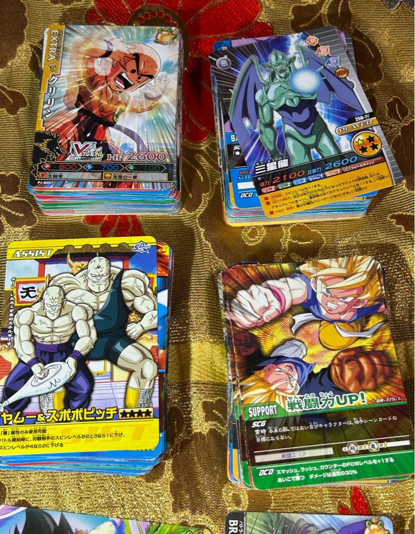 ドラゴンボールカード新旧、他種６３０枚＋シール1枚付きセット美品