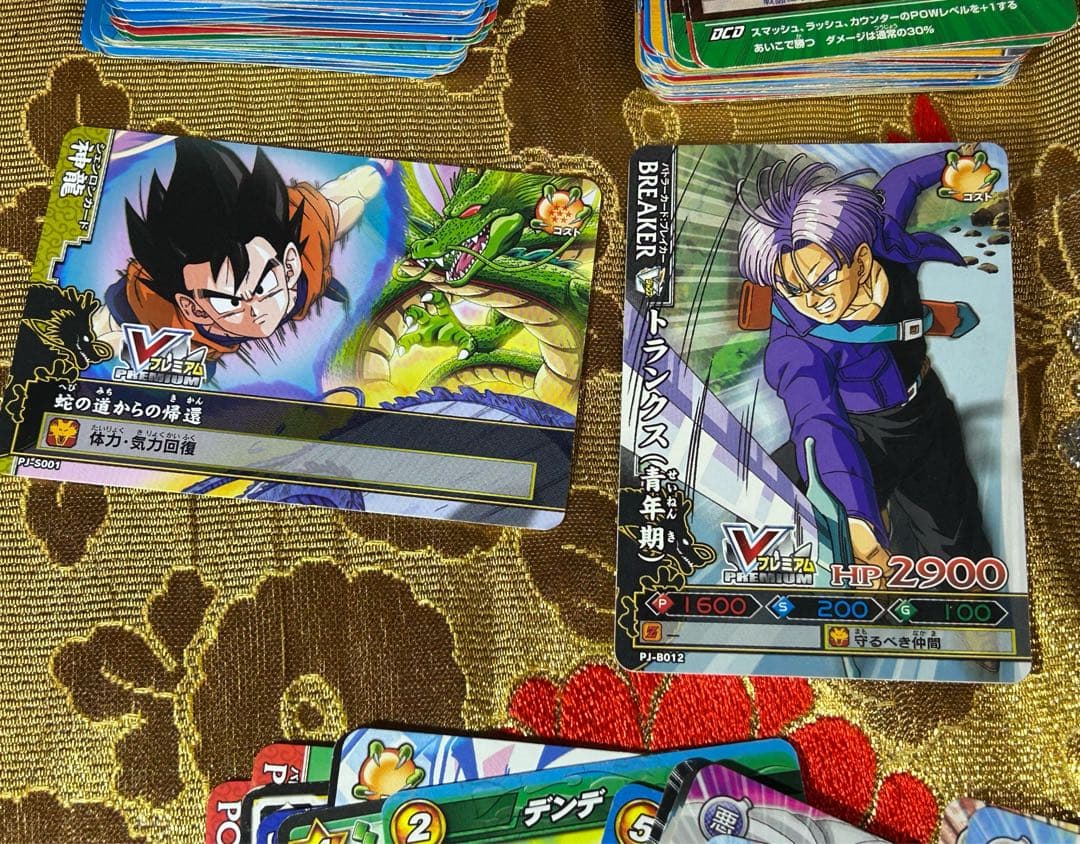 ドラゴンボールカード新旧、他種６３０枚＋シール1枚付きセット美品