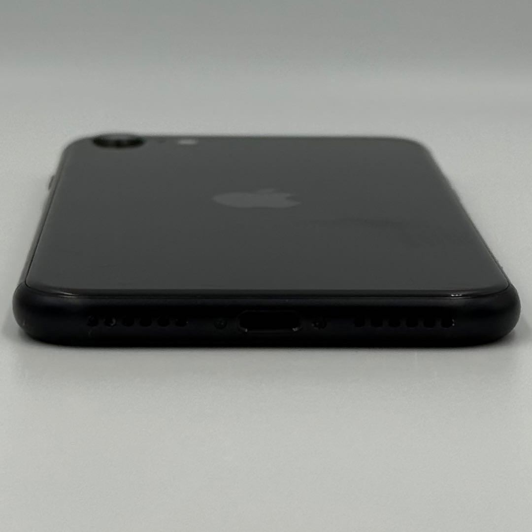美品 Apple iPhone SE (MHGP3J/A)
