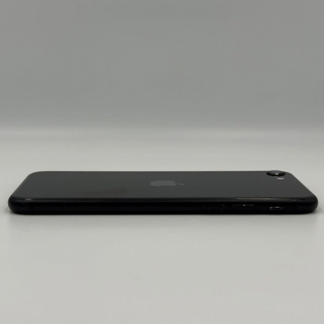 美品 Apple iPhone SE (MHGP3J/A)