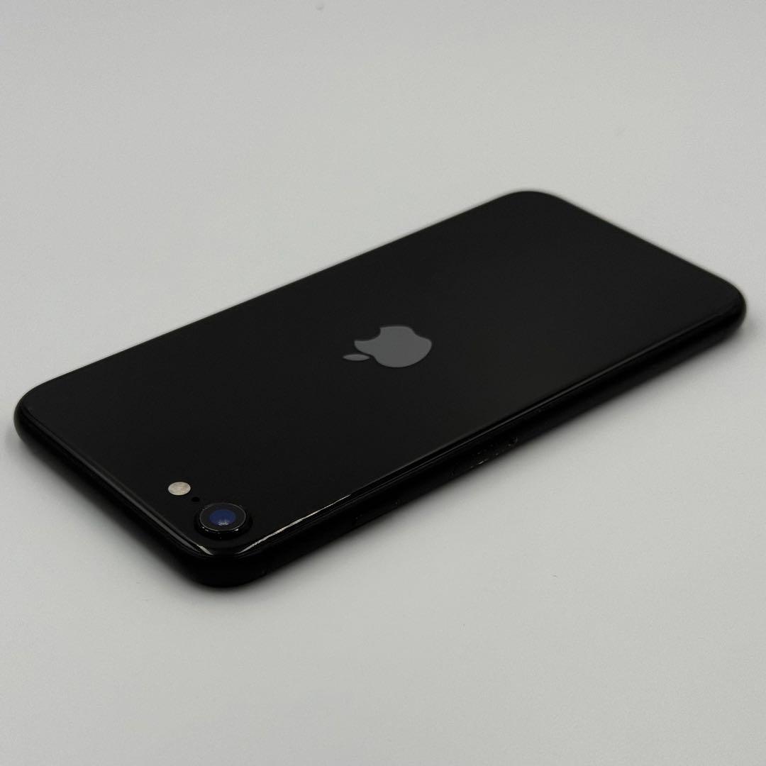 美品 Apple iPhone SE (MHGP3J/A)