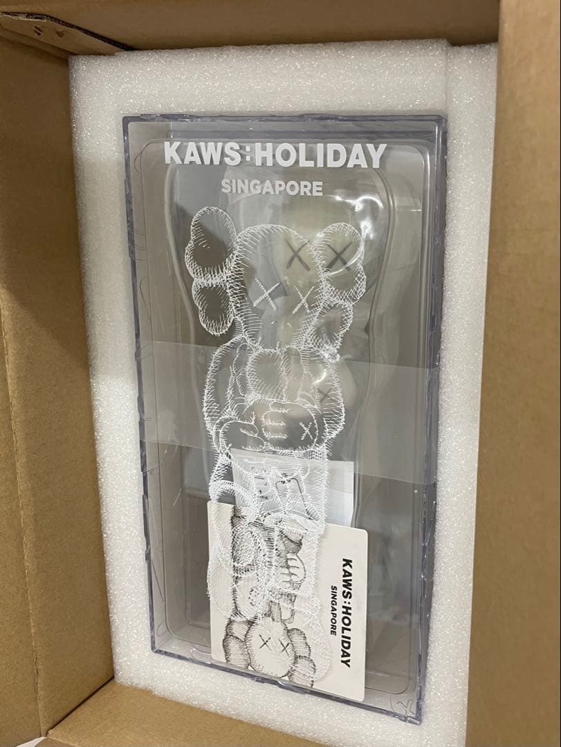 彫刻・オブジェ KAWS HOLIDAY SINGAPORE GREY