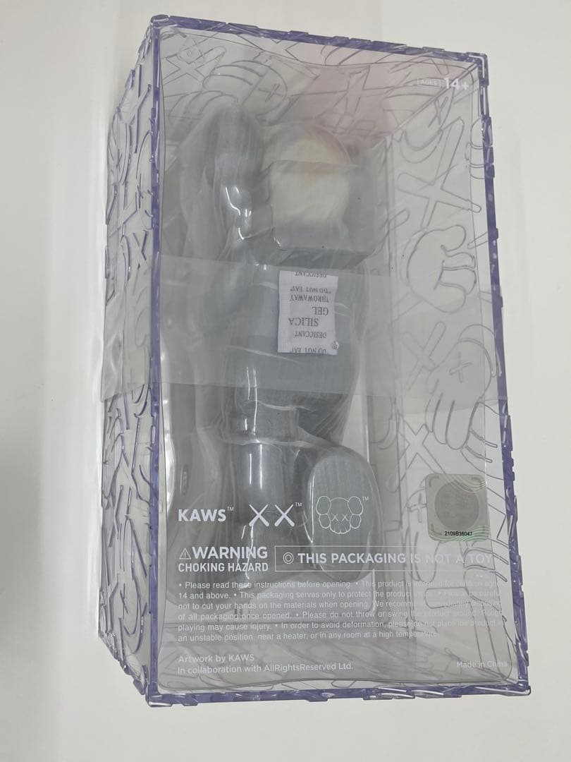 彫刻・オブジェ KAWS HOLIDAY SINGAPORE GREY