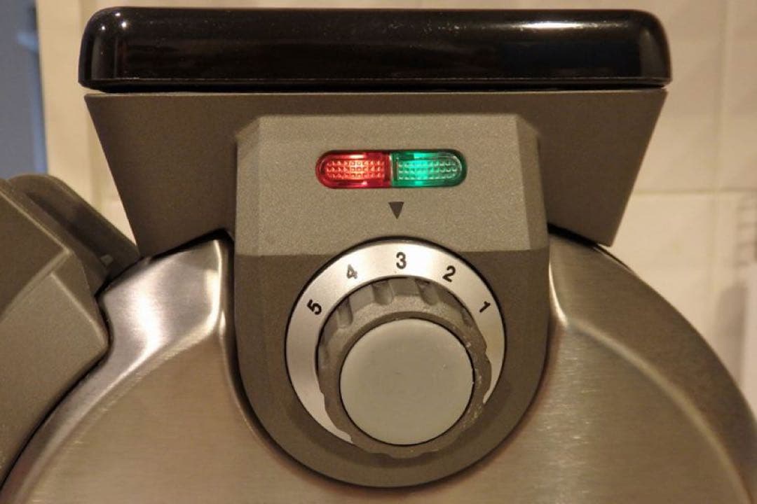 クイジナート 縦型コンパクト ワッフルメーカー WAF-V100J シルバー