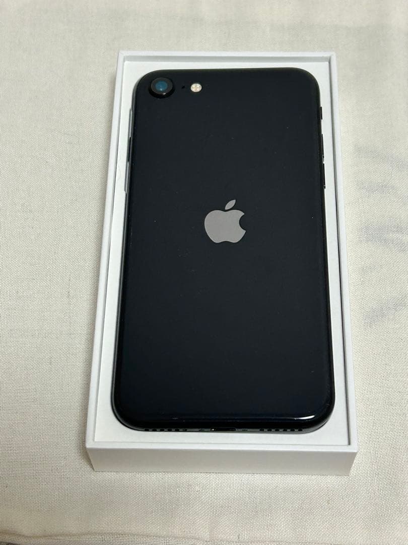 Apple iPhone SE 第2世代ブラック 本体