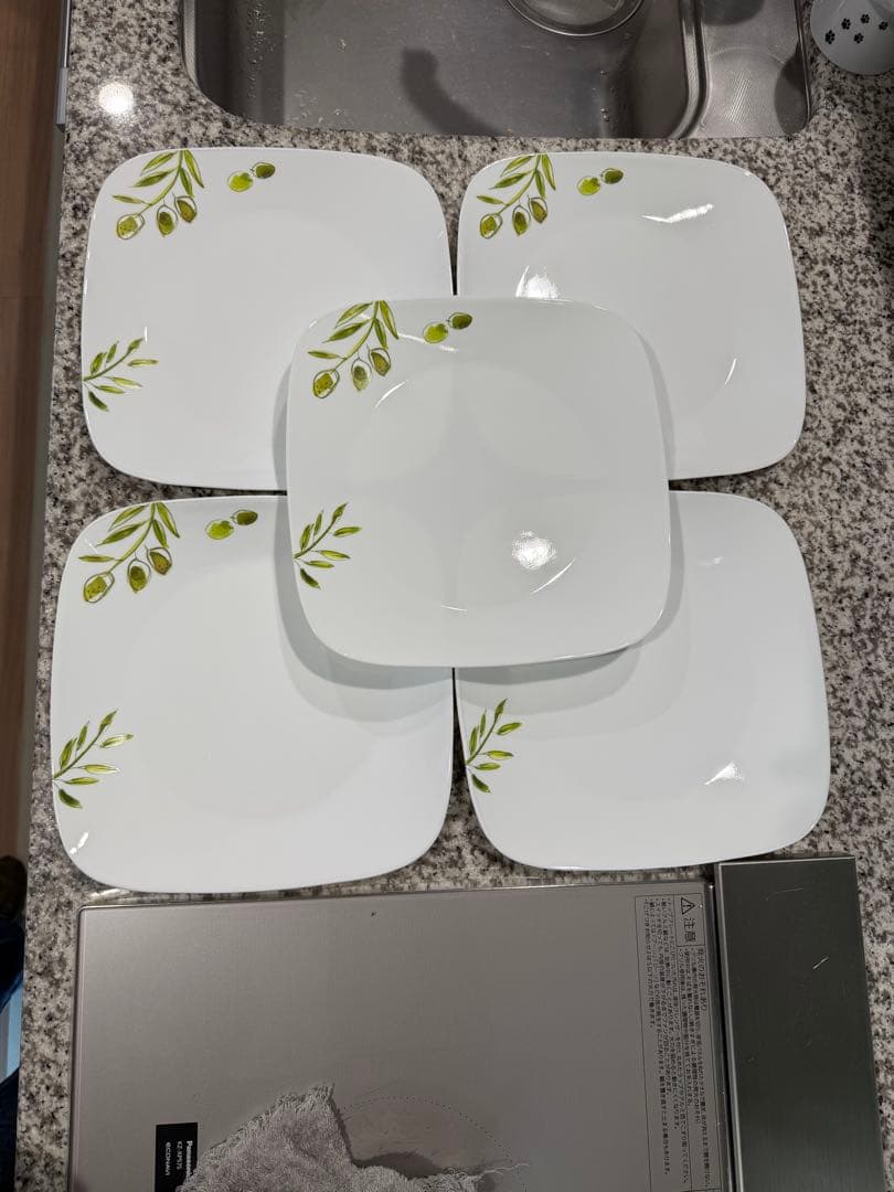 コレール、オリーブデザインの四角皿 5枚セット　ワンプレートにも　26.5センチ