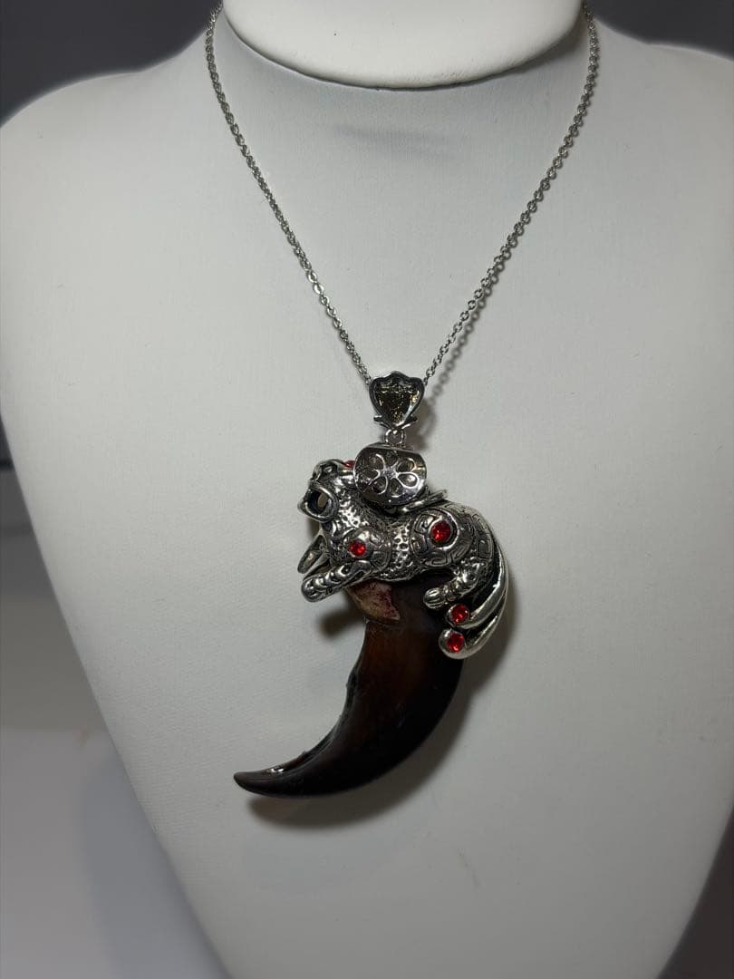 熊爪　爪　ツキノワグマ　ネックレス　キーホルダー　送料無料