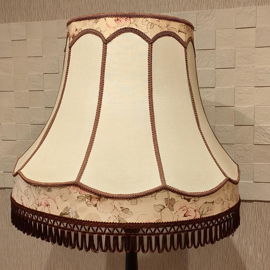 アンティーク　フロアランプ　オールウッドベース　花柄　フリンジ