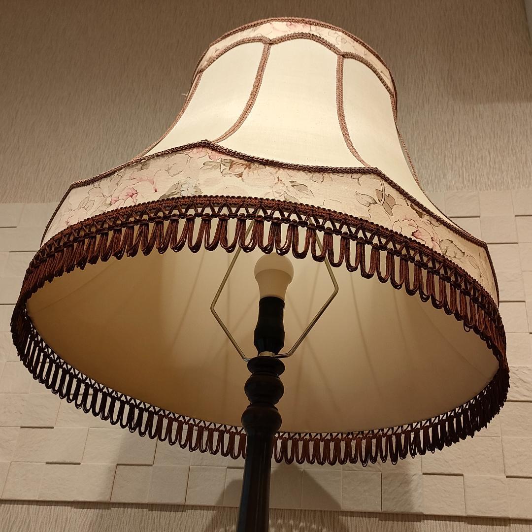 アンティーク　フロアランプ　オールウッドベース　花柄　フリンジ