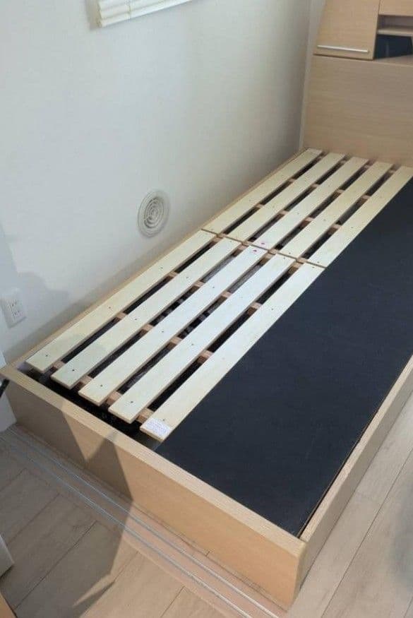 【直接引き渡し】シングルベッド　マットレス付き