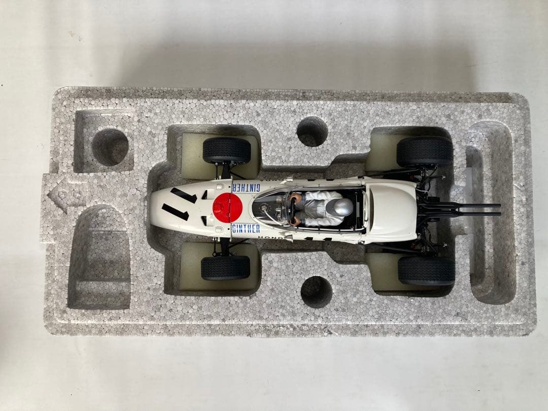 ミニカー AUTOart HONDA RA272 F-1