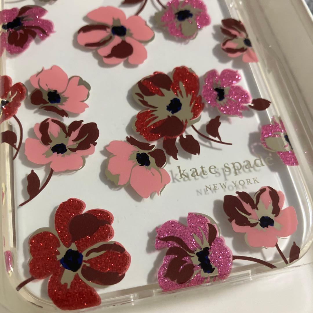 【1点入荷】新品　未使用　ケイトスペード　iPhone15 ラメ　フラワー　花柄