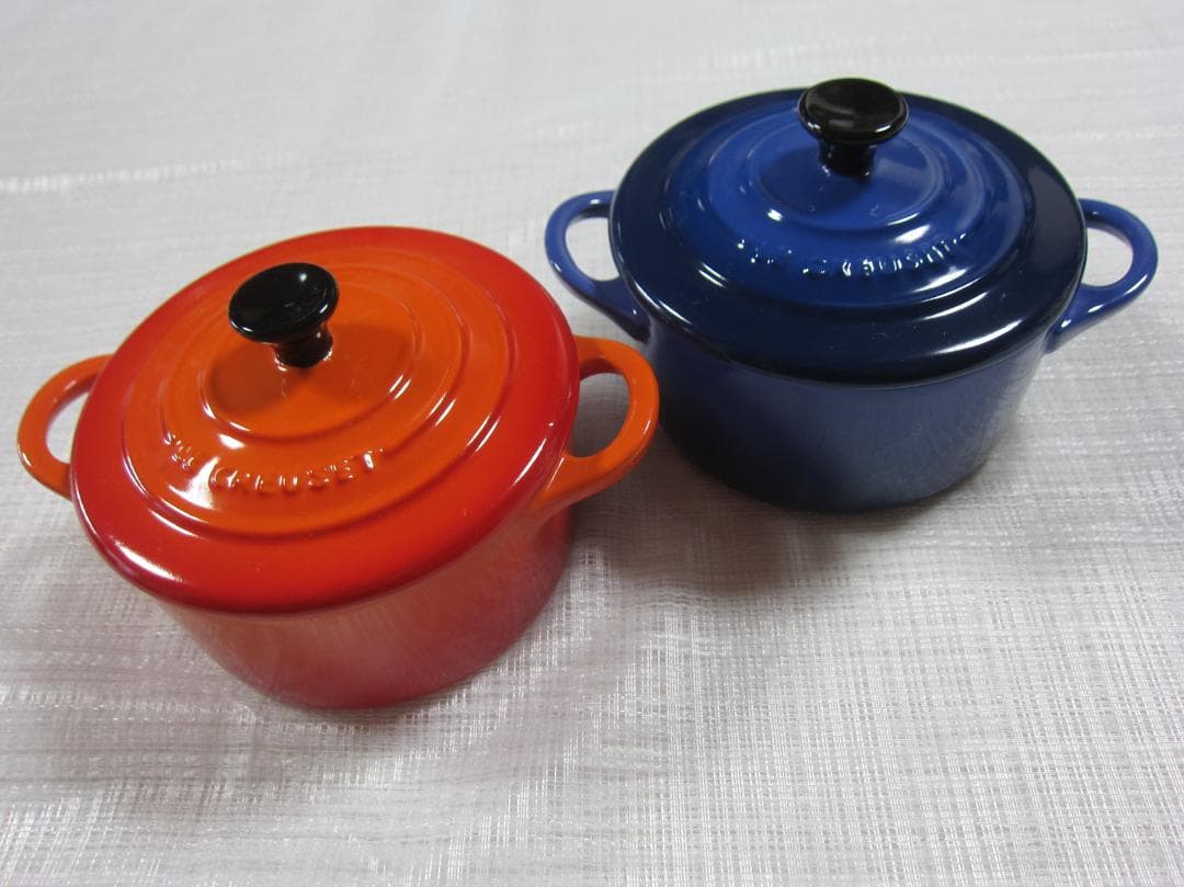 新品・未使用　ルクルーゼ　ミニココット（10.0Φcm）　赤と青ペアセット