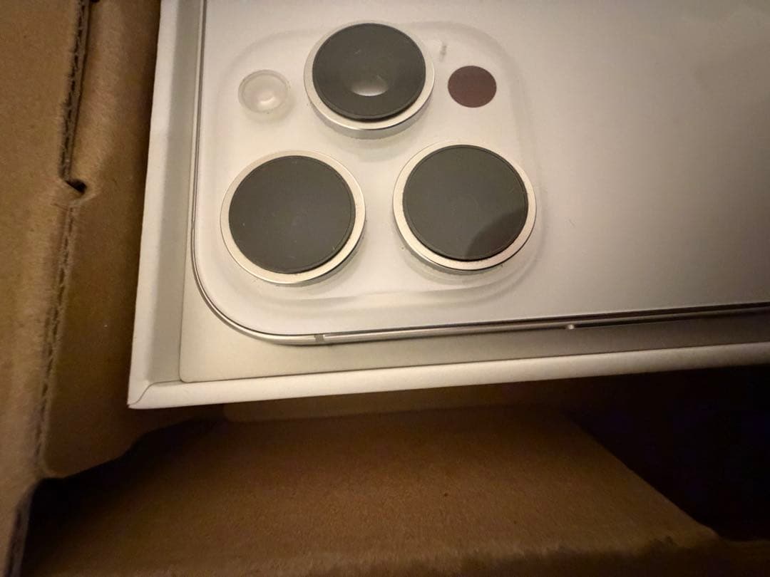 Apple iPhone 16 Pro 1TB本体