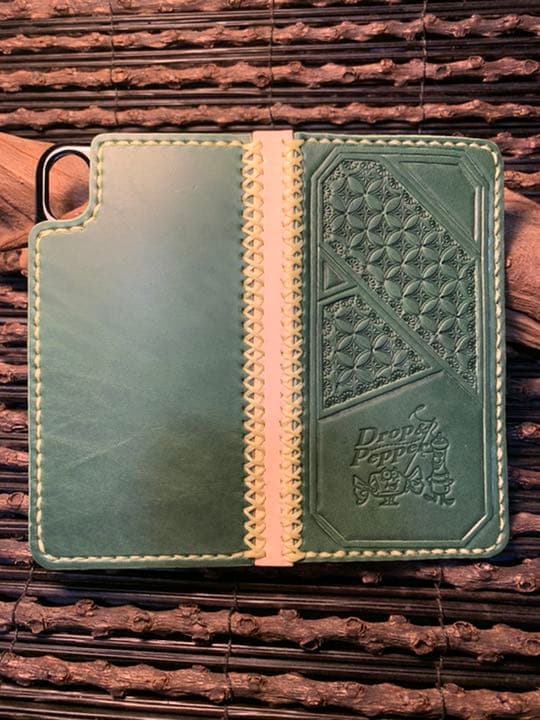 スマホケース(カラーヌメ刻印×緑)