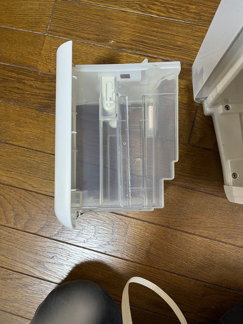 a*u様 や*ち様 除湿機　シャープ　SHARP CM-N100-W