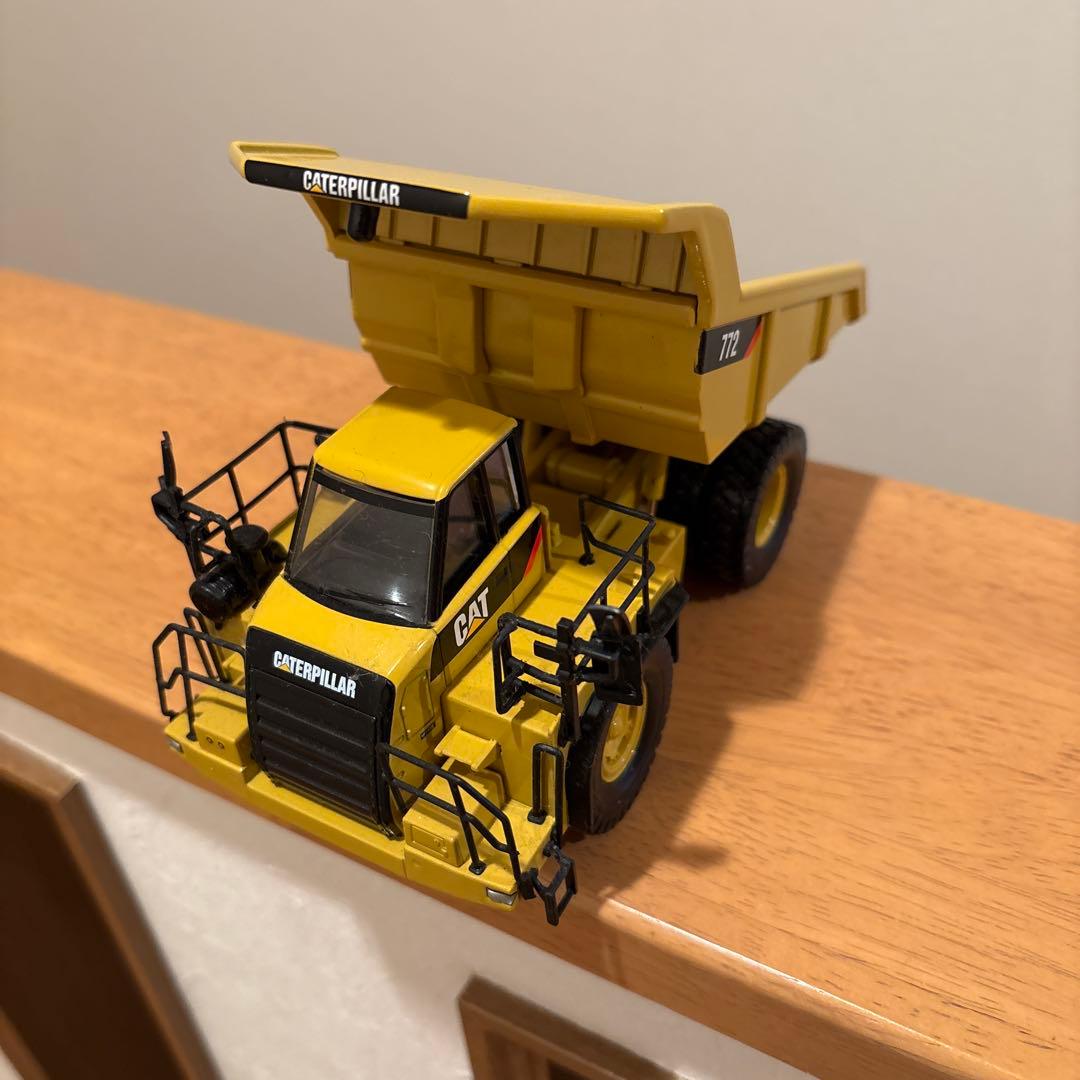 CATERPILLAR 772 ダンプトラック ミニチュア