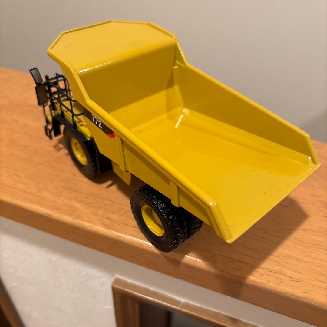 CATERPILLAR 772 ダンプトラック ミニチュア