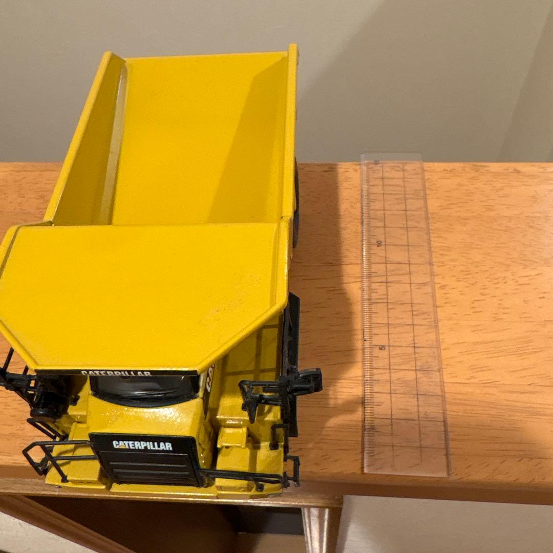 CATERPILLAR 772 ダンプトラック ミニチュア
