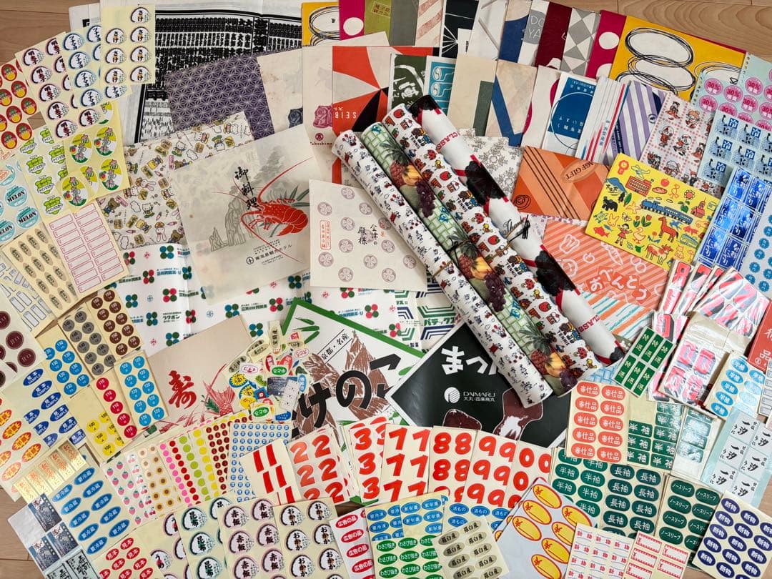 【大赤字出品！100サイズ！紙モノ包装紙類 まとめ売り】