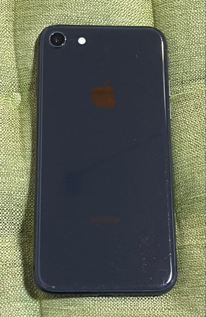 スマートフォン本体 Apple iPhone8