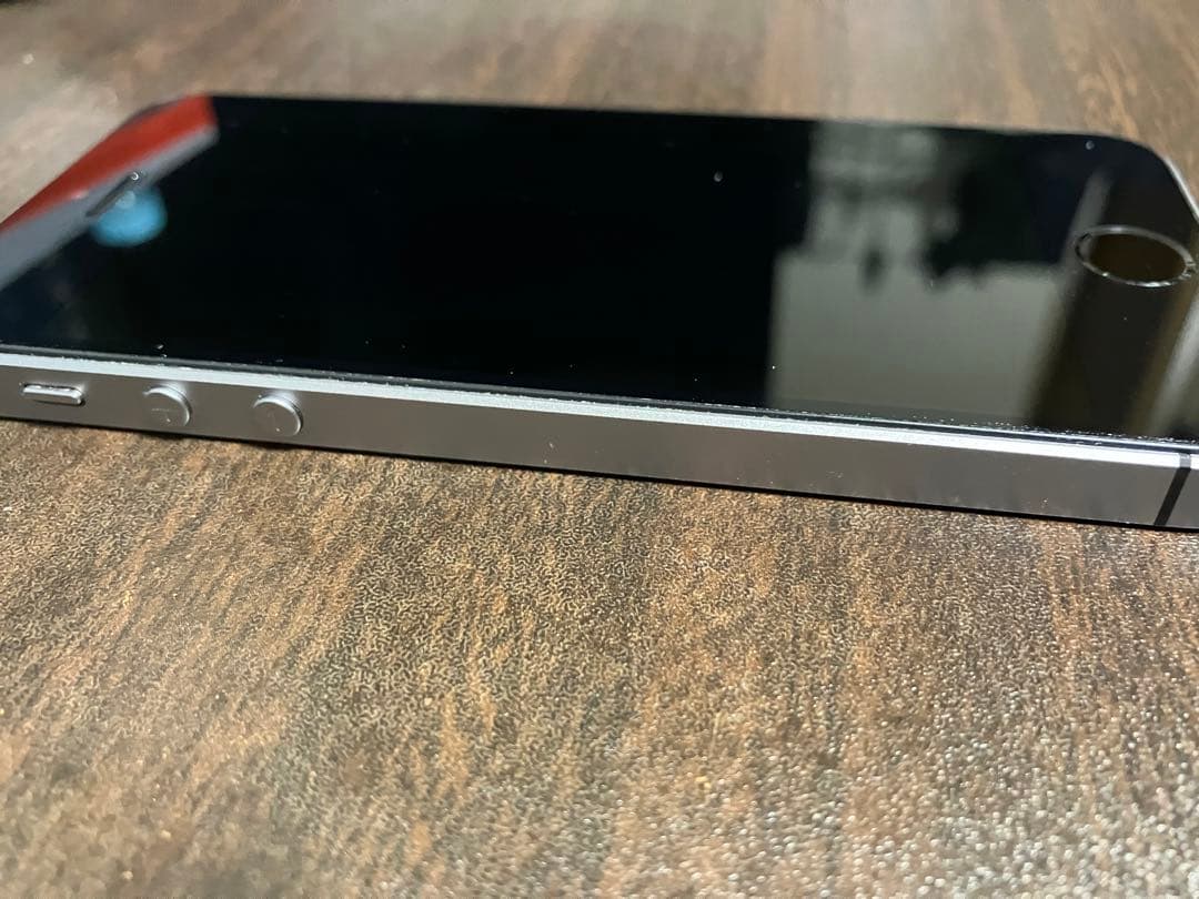 Apple iPhone SE (第1世代) 64GB スペースグレイ