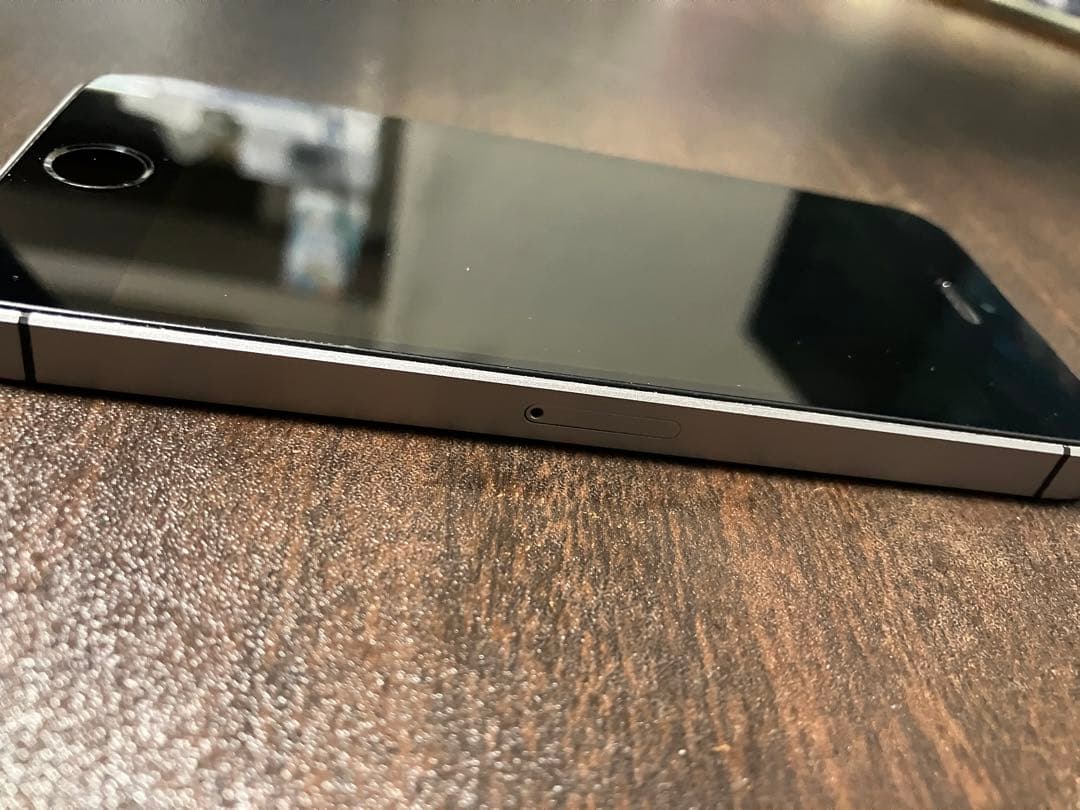 Apple iPhone SE (第1世代) 64GB スペースグレイ