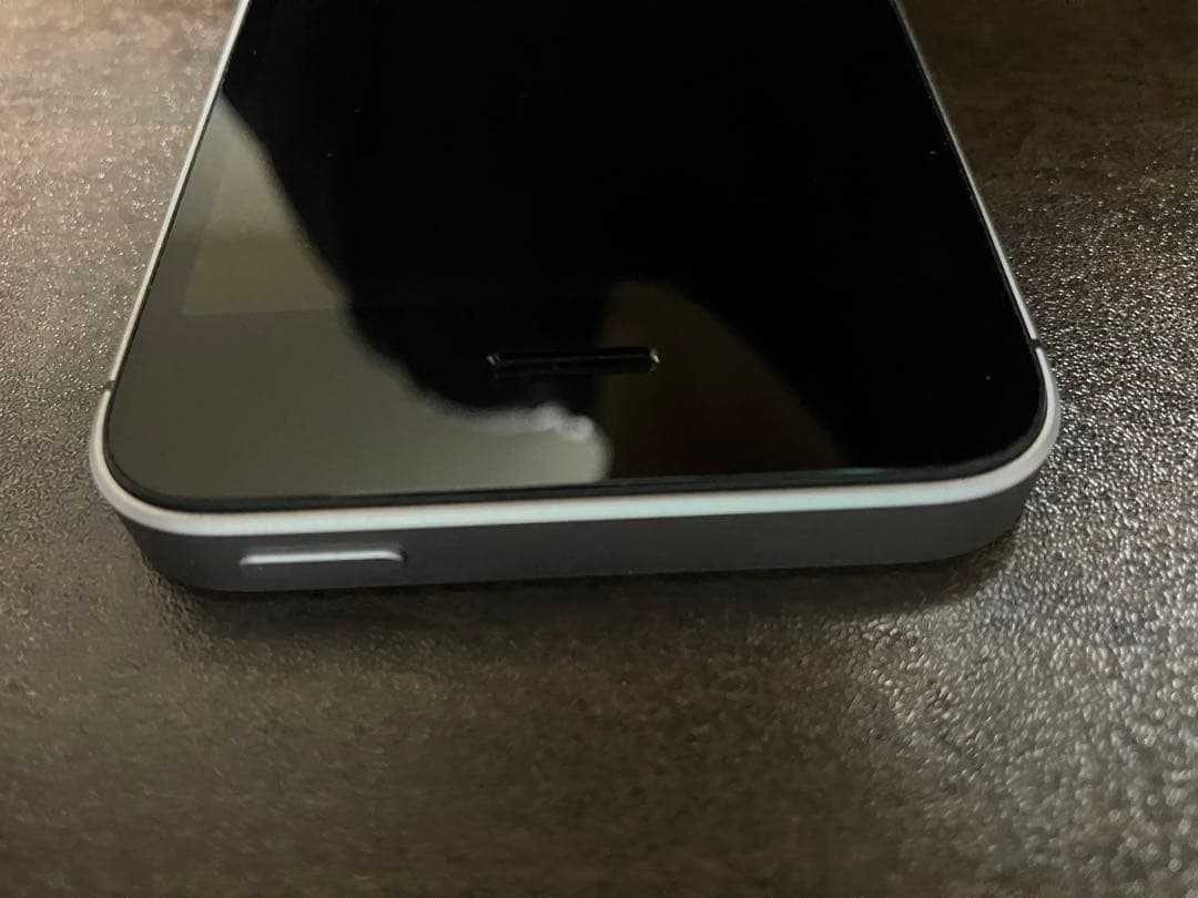 Apple iPhone SE (第1世代) 64GB スペースグレイ