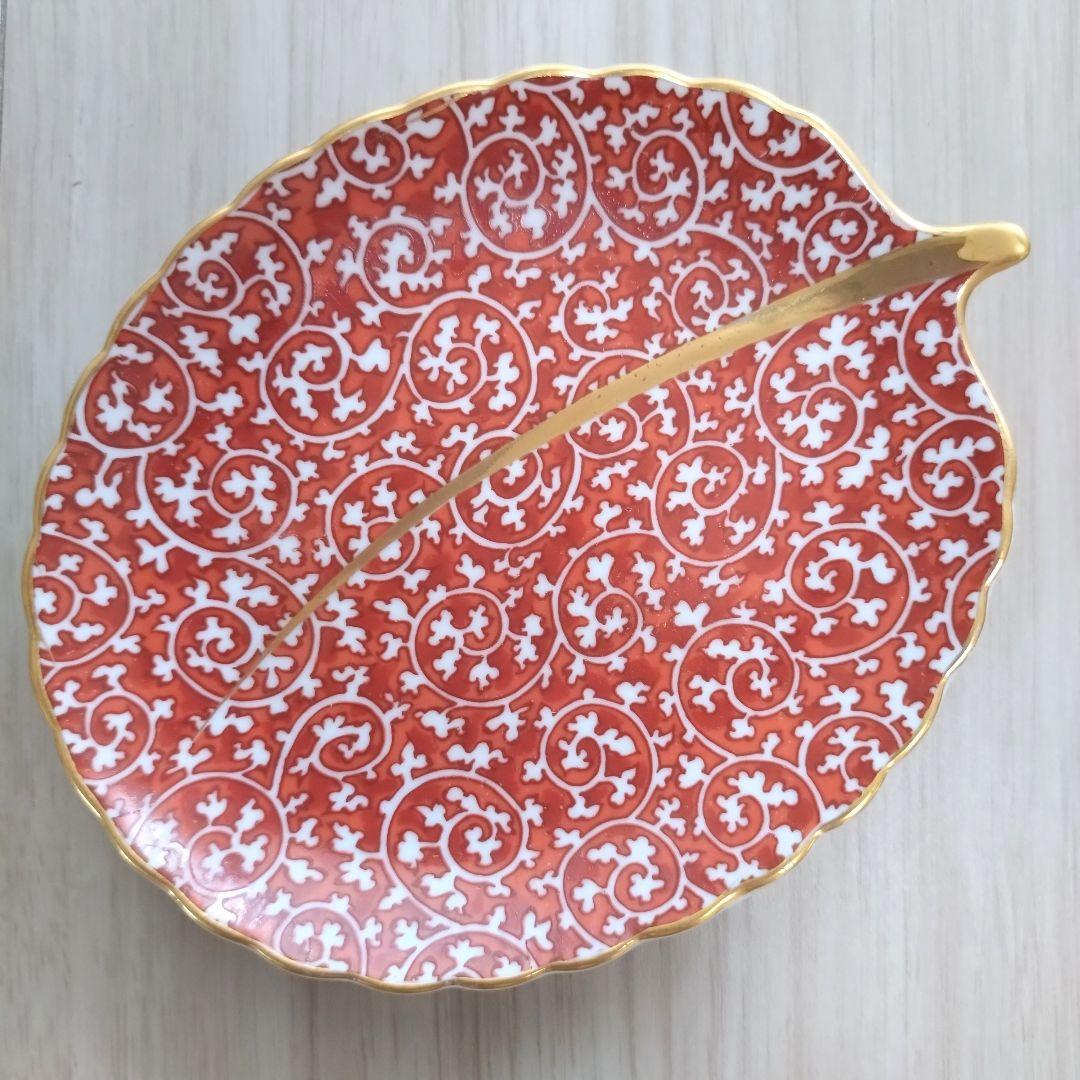 有田焼 弥左衛門窯 蛸唐草文様 木の葉型小皿 色絵金彩 5枚セット