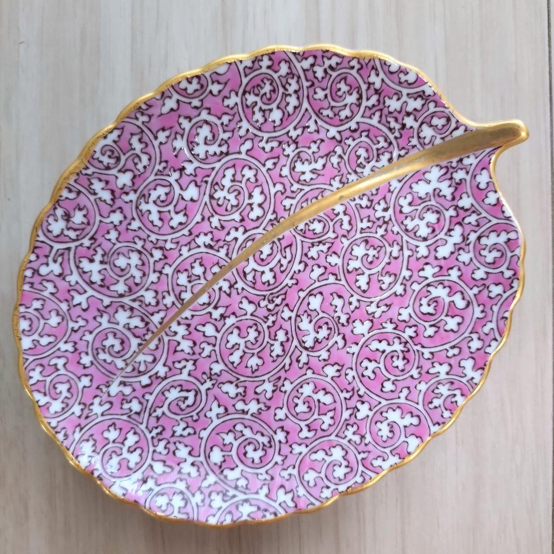 有田焼 弥左衛門窯 蛸唐草文様 木の葉型小皿 色絵金彩 5枚セット