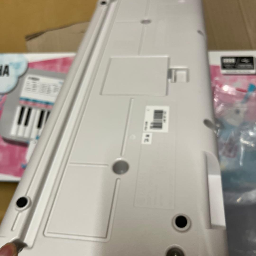 ヤマハ PSS-E30 ミニキーボード Remie ホワイト