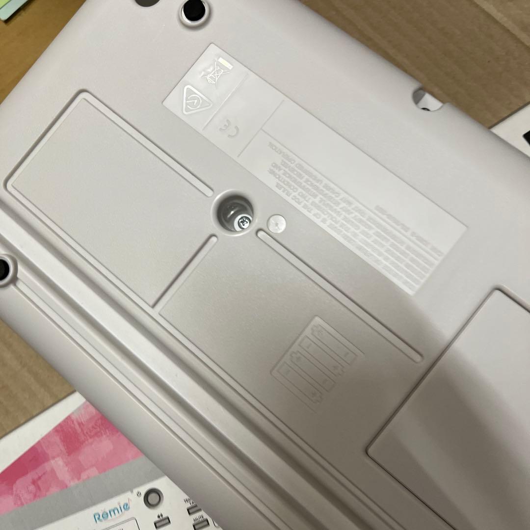 ヤマハ PSS-E30 ミニキーボード Remie ホワイト