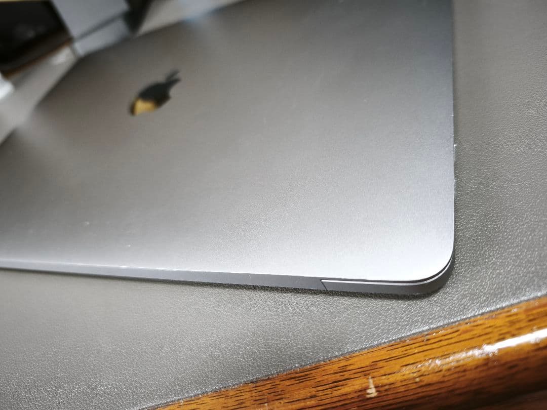 MacBook pro2017 13.3インチ (Touch Bar搭載)